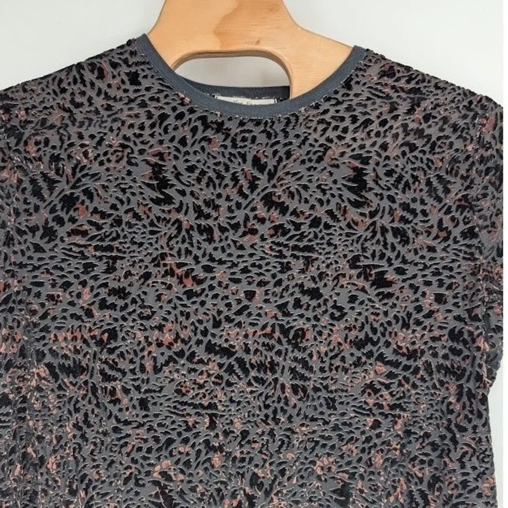We The Free Women's‎ Teddy Velvet Burnout Short Sleeve Shirt animal print sz S